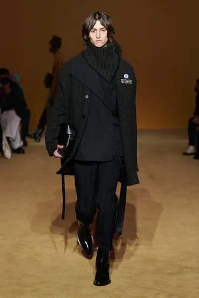 Look 13